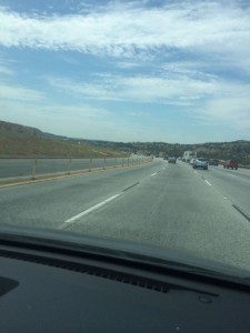 收费站1 225x300 - 美国高速公路收费吗？怎么收？