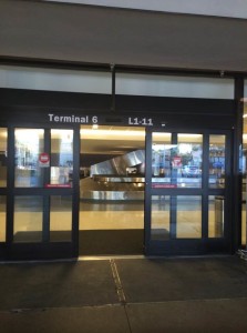 光明正大赴美生子:诚实签证,诚实过海关,美国宝宝上户口 机场 223x300 - 光明正大赴美生子:诚实签证,诚实过海关,美国宝宝上户口