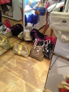 赴美攻略,如何带现金到美国?带多少合适? 110 225x300 - 赴美攻略,如何带现金到美国?带多少合适?