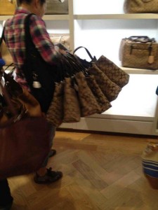 赴美攻略,如何带现金到美国?带多少合适? 21 225x300 - 赴美攻略,如何带现金到美国?带多少合适?