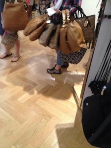 赴美攻略,如何带现金到美国?带多少合适? 41 225x300 - 赴美攻略,如何带现金到美国?带多少合适?