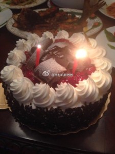 a8a11ba9jw1ekpwe9q418j20go0m8mza 225x300 - 赴美生子的孕妈在美国过生日晚餐好丰盛