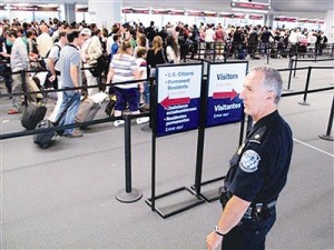 res07 attpic brief 300x225 - 过海关的最坏结果：被遣返的整个过程是什么样的？