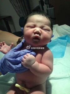 a8a11ba9jw1esqxfor7sij20qo0zkace 224x300 - 恭喜上海赴美生子的妈妈带大宝顺利抵达美国在Mission Hospital生下二宝