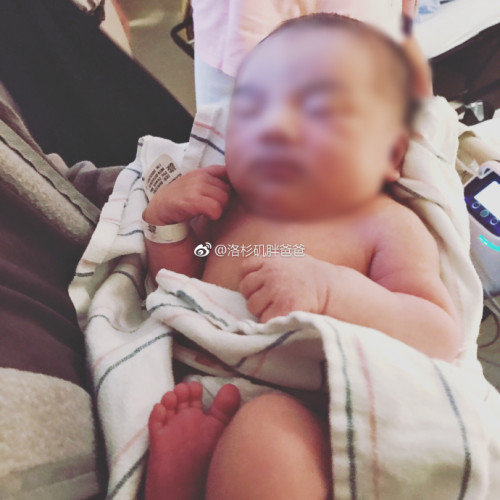 a8a11ba9gy1fjsnsjoyalj20y40y41jf 500x500 - 恭喜上海客人赴美生子产下男宝宝