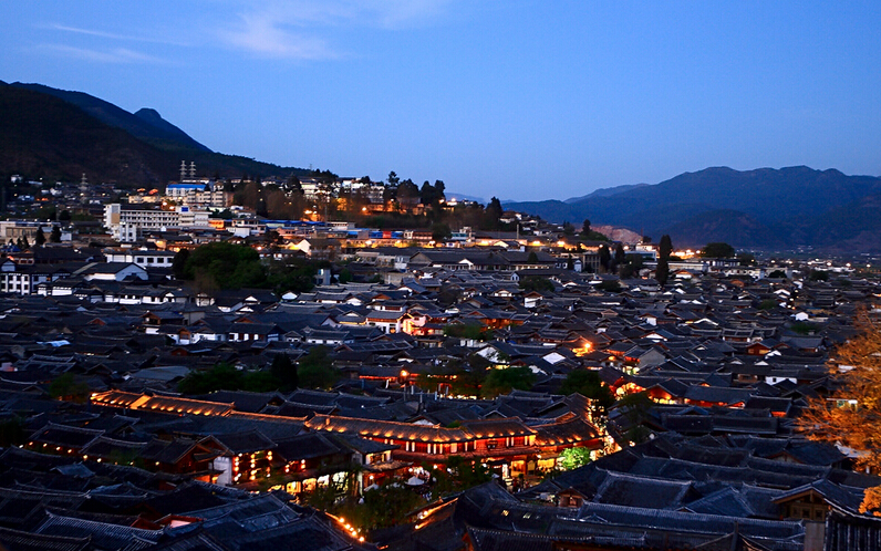 丽江 - 丽江客人赴美生子达到洛杉矶 诚实过海关顺利通过