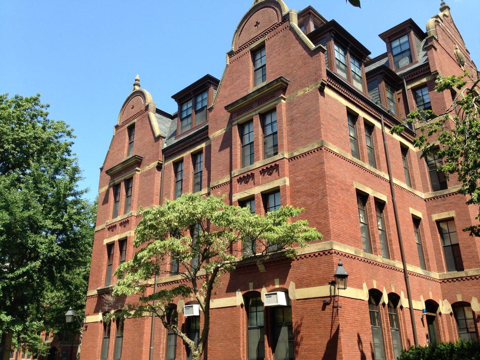 哈佛 - 赴美生子对宝宝有什么好处？离美国这些著名大学更进一步