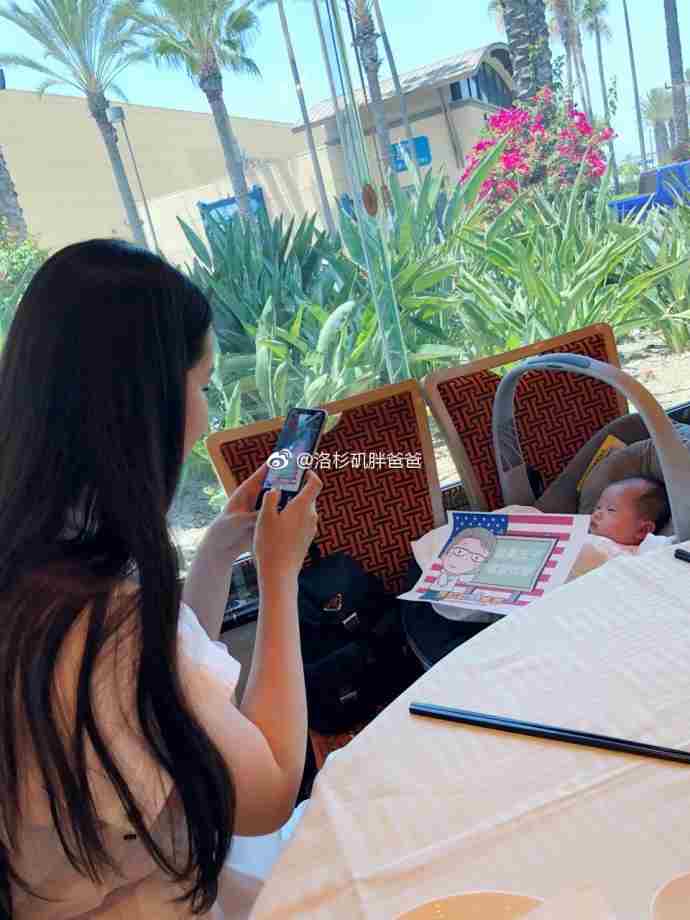 1111111111111111111 副本 - 上海宝妈赴美生子 喜获女宝满月庆祝